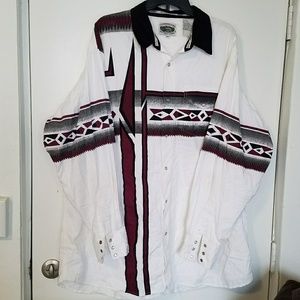 4/15$$🛍 Cumberland Outfitter Button Down